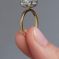 Elegant 2 Carat Emerald Cut Trilogy Ring - Classic Three-Stone Diamond