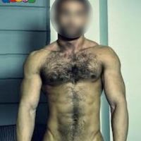 Alphamale seeks frisky female for sexy 1on1