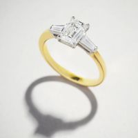 Shop 100% 2ct Emerald Lab Grown diamond ring | Layla Diamonds